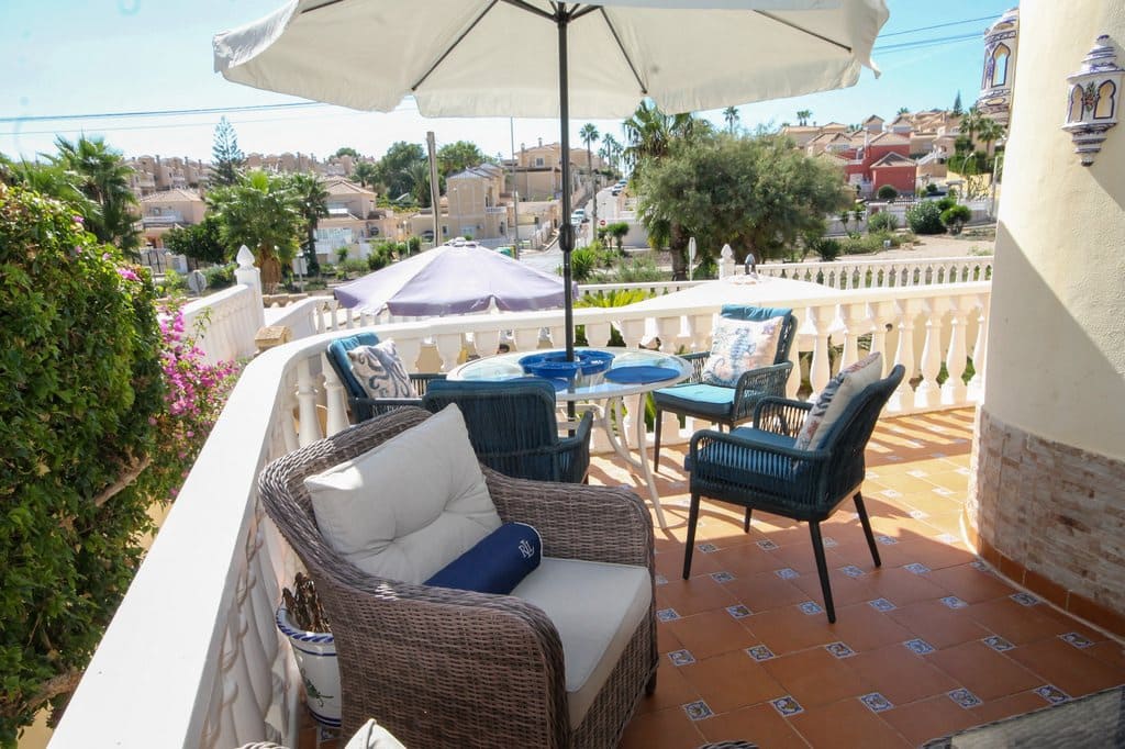 3 Zimmer Villa zu verkaufen in San Miguel de Salinas mit Pool Garage - 320.000 € (Ref: 10115421)