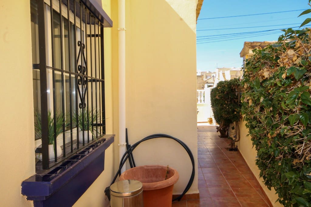3 Zimmer Villa zu verkaufen in San Miguel de Salinas mit Pool Garage - 320.000 € (Ref: 10115421)