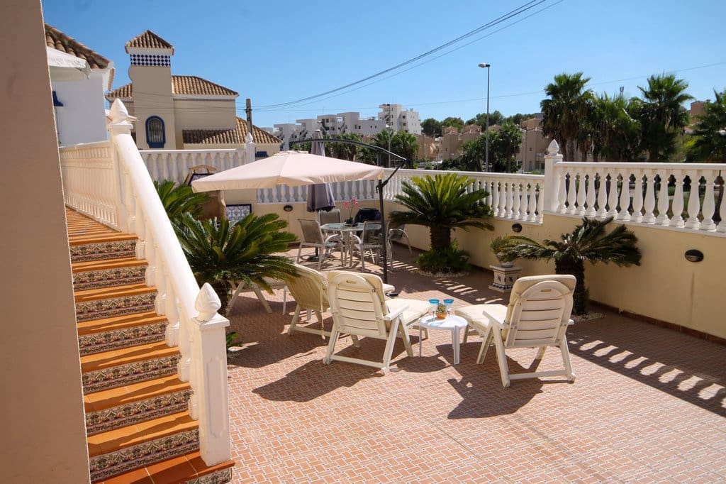 3 Zimmer Villa zu verkaufen in San Miguel de Salinas mit Pool Garage - 320.000 € (Ref: 10115421)