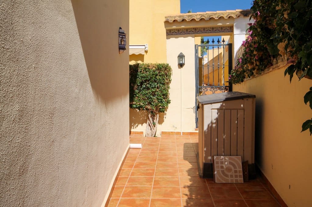 3 Zimmer Villa zu verkaufen in San Miguel de Salinas mit Pool Garage - 320.000 € (Ref: 10115421)