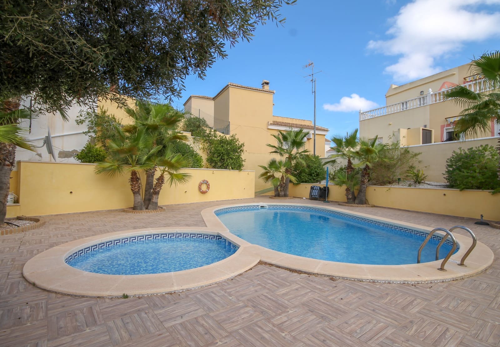 3 Zimmer Villa zu verkaufen in San Miguel de Salinas mit Pool Garage - 320.000 € (Ref: 10115421)