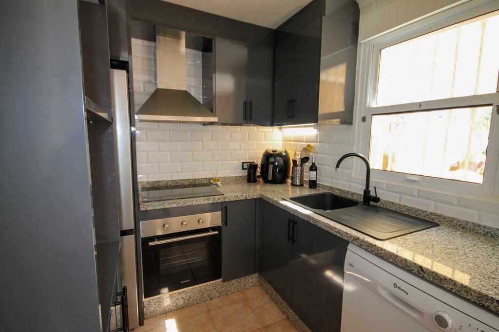 4 sypialnia Dom szeregowy na sprzedaż w Orihuela Costa z basenem garażem - 269 000 € (Ref: 10118826)