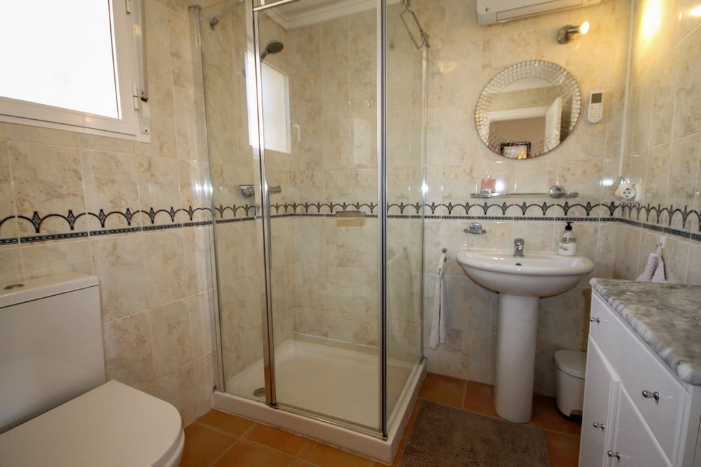 4 sypialnia Dom szeregowy na sprzedaż w Orihuela Costa z basenem garażem - 269 000 € (Ref: 10118826)