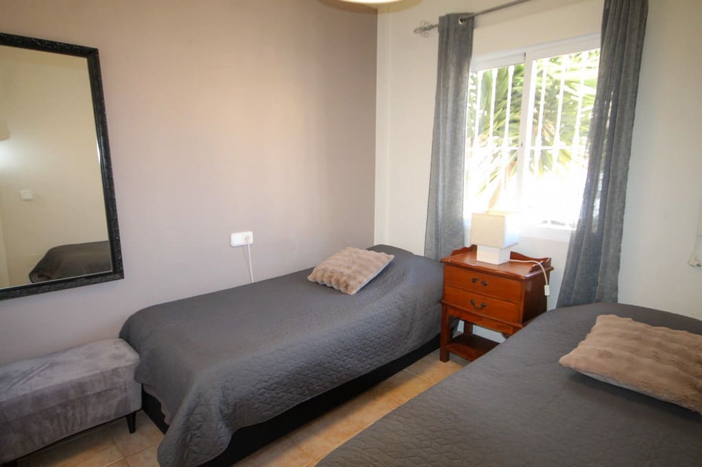 4 sypialnia Dom szeregowy na sprzedaż w Orihuela Costa z basenem garażem - 269 000 € (Ref: 10118826)