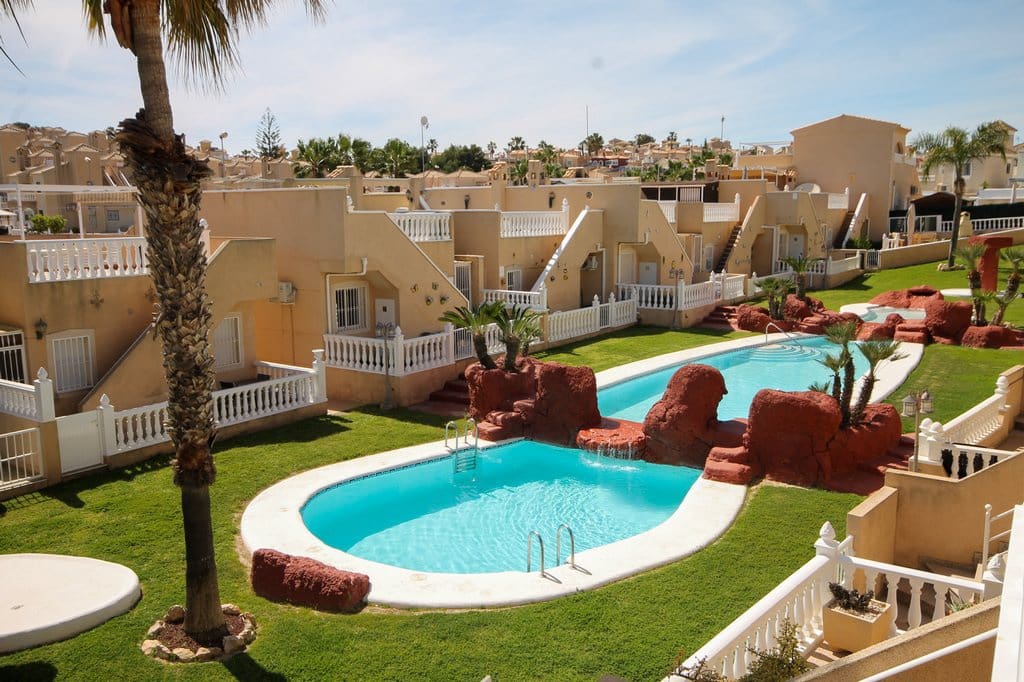 4 sypialnia Dom szeregowy na sprzedaż w Orihuela Costa z basenem garażem - 269 000 € (Ref: 10118826)