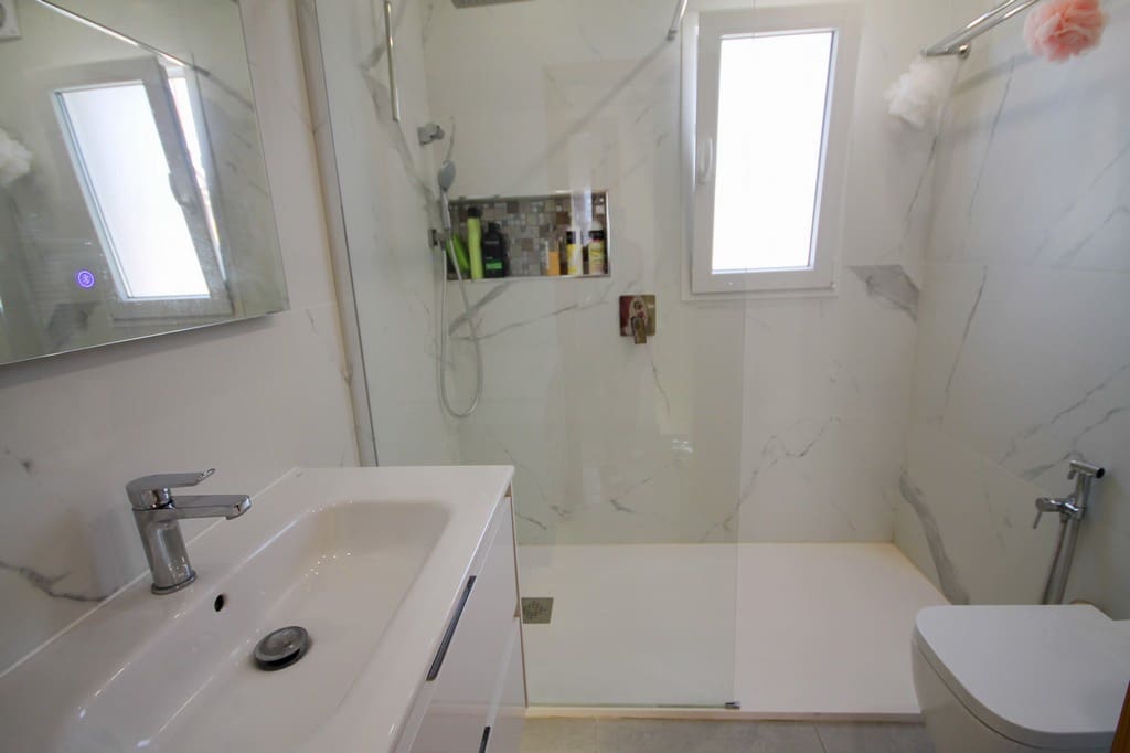 3 sypialnia Dom szeregowy na sprzedaż w Orihuela Costa z basenem garażem - 235 000 € (Ref: 10118828)