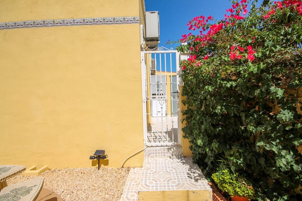 3 sypialnia Dom szeregowy na sprzedaż w Orihuela Costa z basenem garażem - 235 000 € (Ref: 10118828)