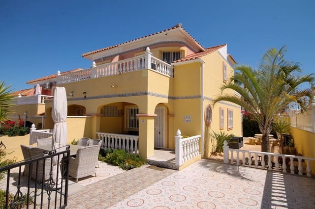 3 Zimmer Reihenhaus zu verkaufen in Blue Lagoon mit Pool Garage - 235.000 € (Ref: 10118828)