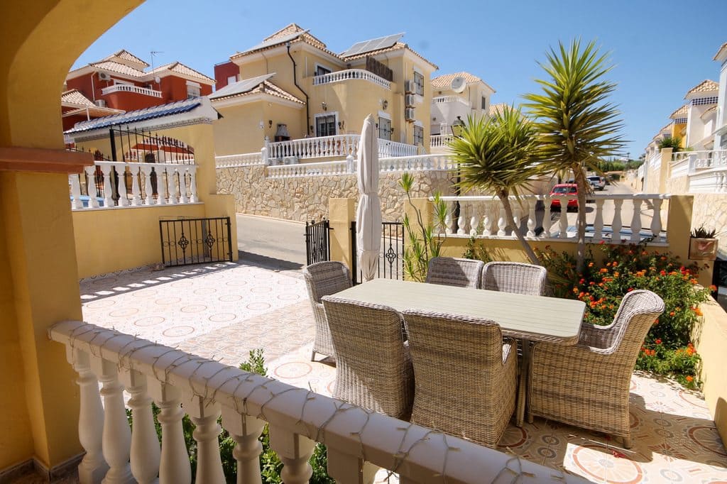 3 sypialnia Dom szeregowy na sprzedaż w Orihuela Costa z basenem garażem - 235 000 € (Ref: 10118828)