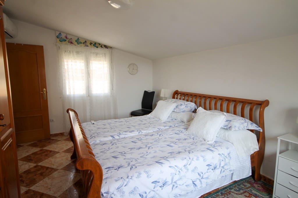 5 sypialnia Willa na sprzedaż w San Miguel de Salinas z basenem garażem - 750 000 € (Ref: 10173349)