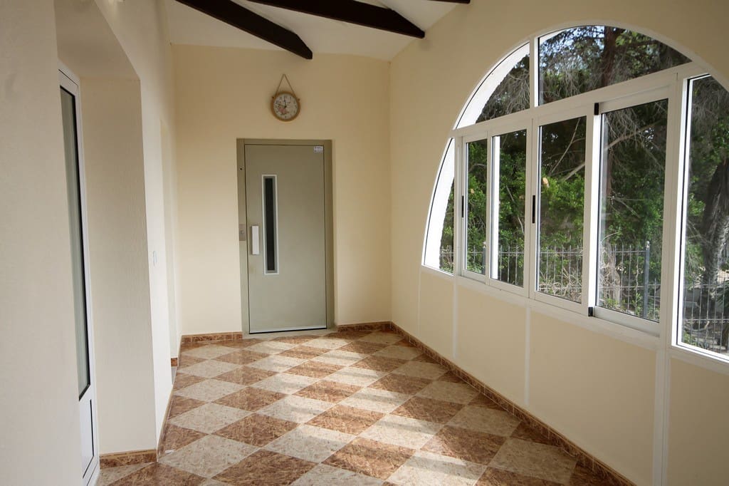 5 sypialnia Willa na sprzedaż w San Miguel de Salinas z basenem garażem - 750 000 € (Ref: 10173349)