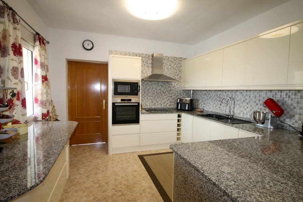 5 sypialnia Willa na sprzedaż w San Miguel de Salinas z basenem garażem - 750 000 € (Ref: 10173349)