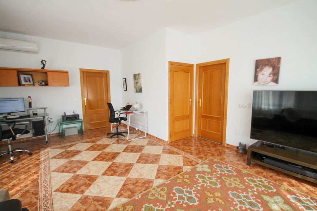 5 sypialnia Willa na sprzedaż w San Miguel de Salinas z basenem garażem - 750 000 € (Ref: 10173349)
