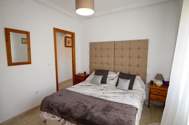 2 bedroom Villa for sale in Blue Lagoon with garage - € 189,000 (Ref: 9226266)