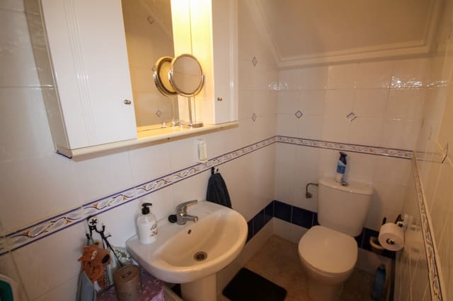 2 soveværelse Semi-Rækkehus til salg i Blue Lagoon med swimmingpool garage - € 215.000 (Ref: 9228363)