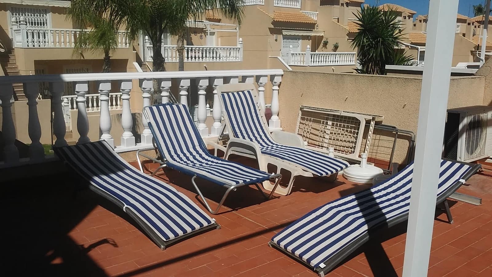 2 soverom Bungalow til salgs i Orihuela Costa med svømmebasseng - € 169 995 (Ref: 9426939)