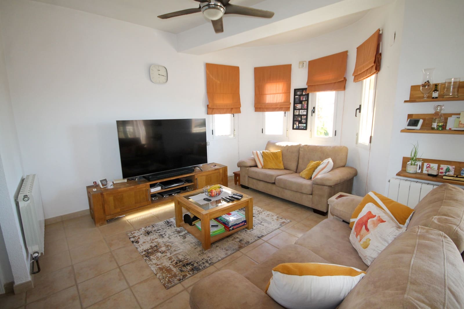 Chalet de 3 habitaciones en San Miguel de Salinas en venta - 425.000 € (Ref: 9594758)