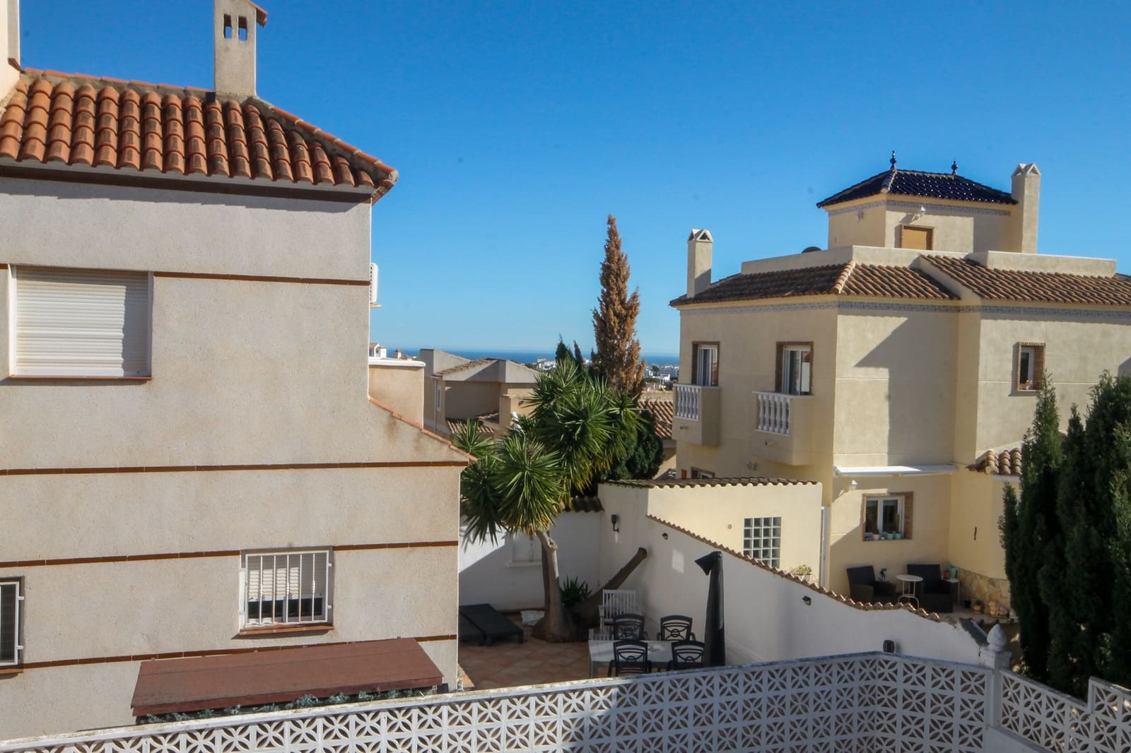 Chalet de 3 habitaciones en San Miguel de Salinas en venta - 425.000 € (Ref: 9594758)