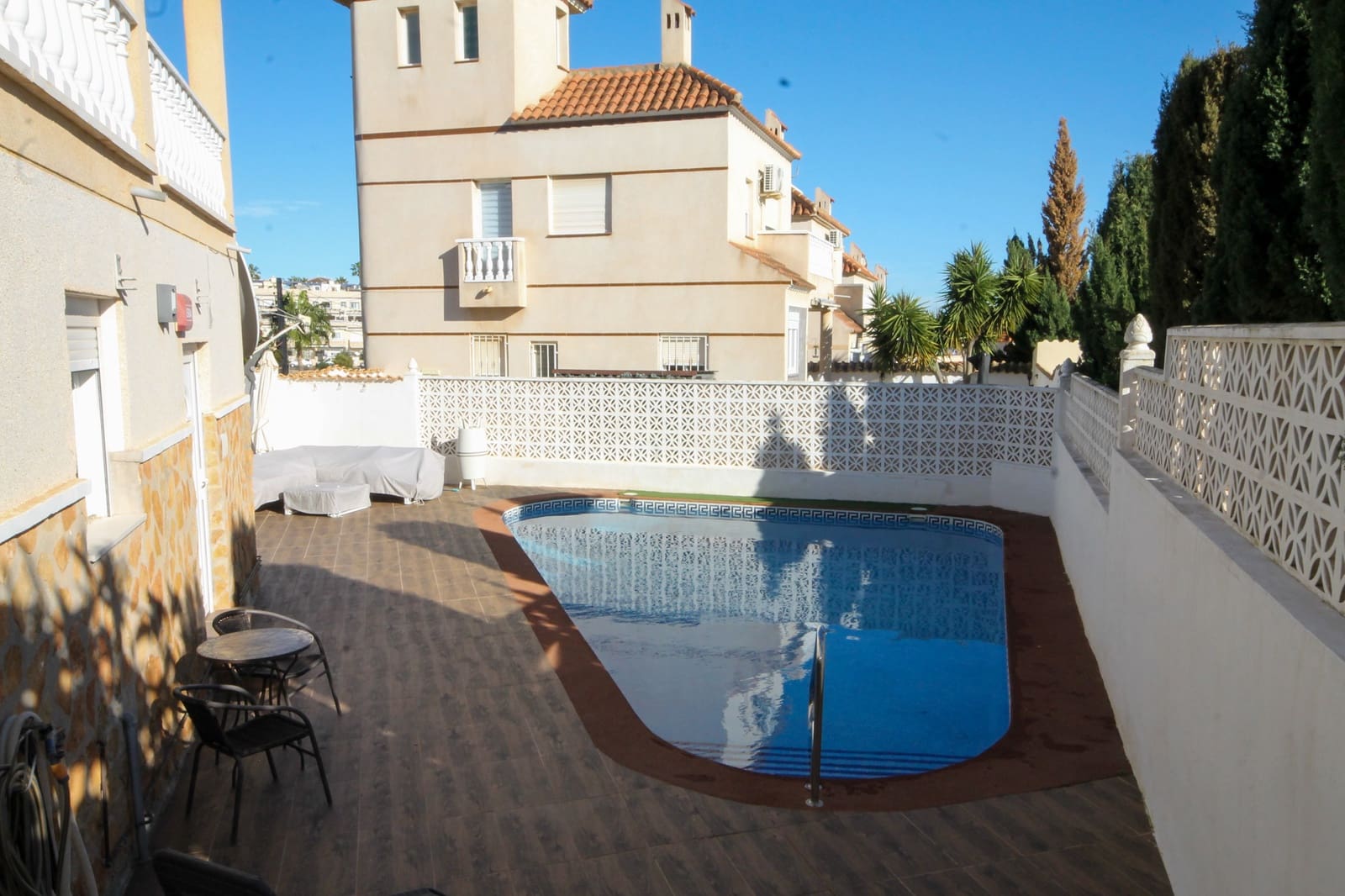 Chalet de 3 habitaciones en San Miguel de Salinas en venta - 425.000 € (Ref: 9594758)