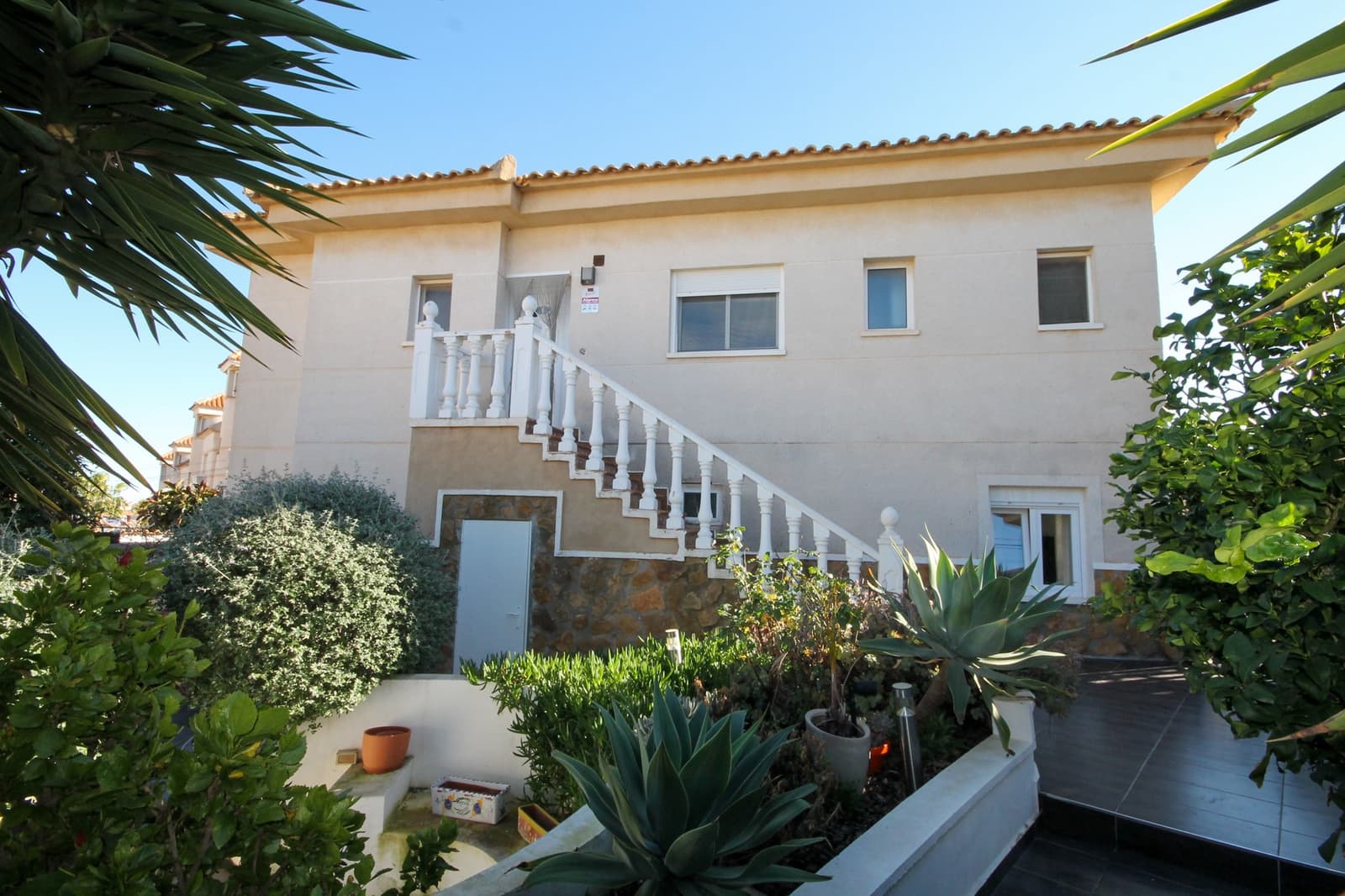 Chalet de 3 habitaciones en San Miguel de Salinas en venta - 425.000 € (Ref: 9594758)