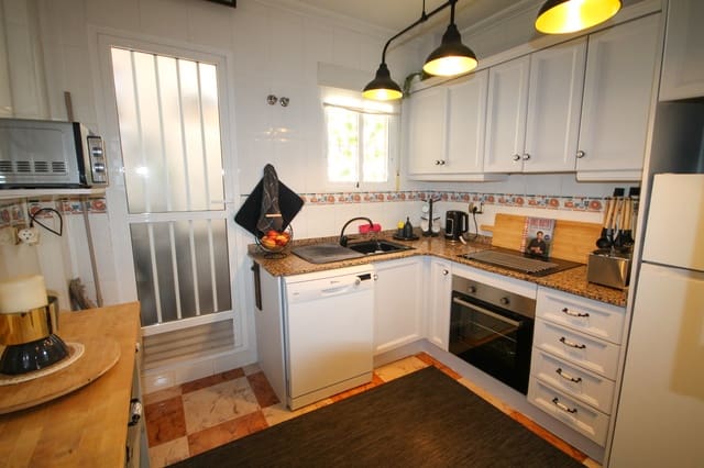 2 slaapkamer Appartement te koop in Blue Lagoon met zwembad - € 139.999 (Ref: 9634021)