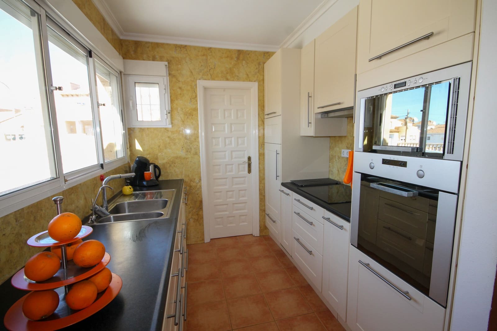 4 soverom Villa til salgs i Orihuela Costa med svømmebasseng garasje - € 490 000 (Ref: 9647833)