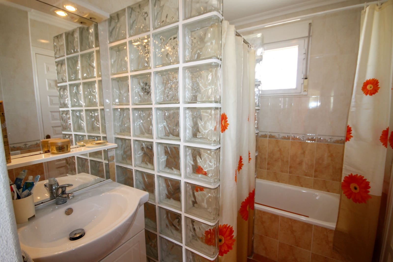 4 soverom Villa til salgs i Orihuela Costa med svømmebasseng garasje - € 490 000 (Ref: 9647833)