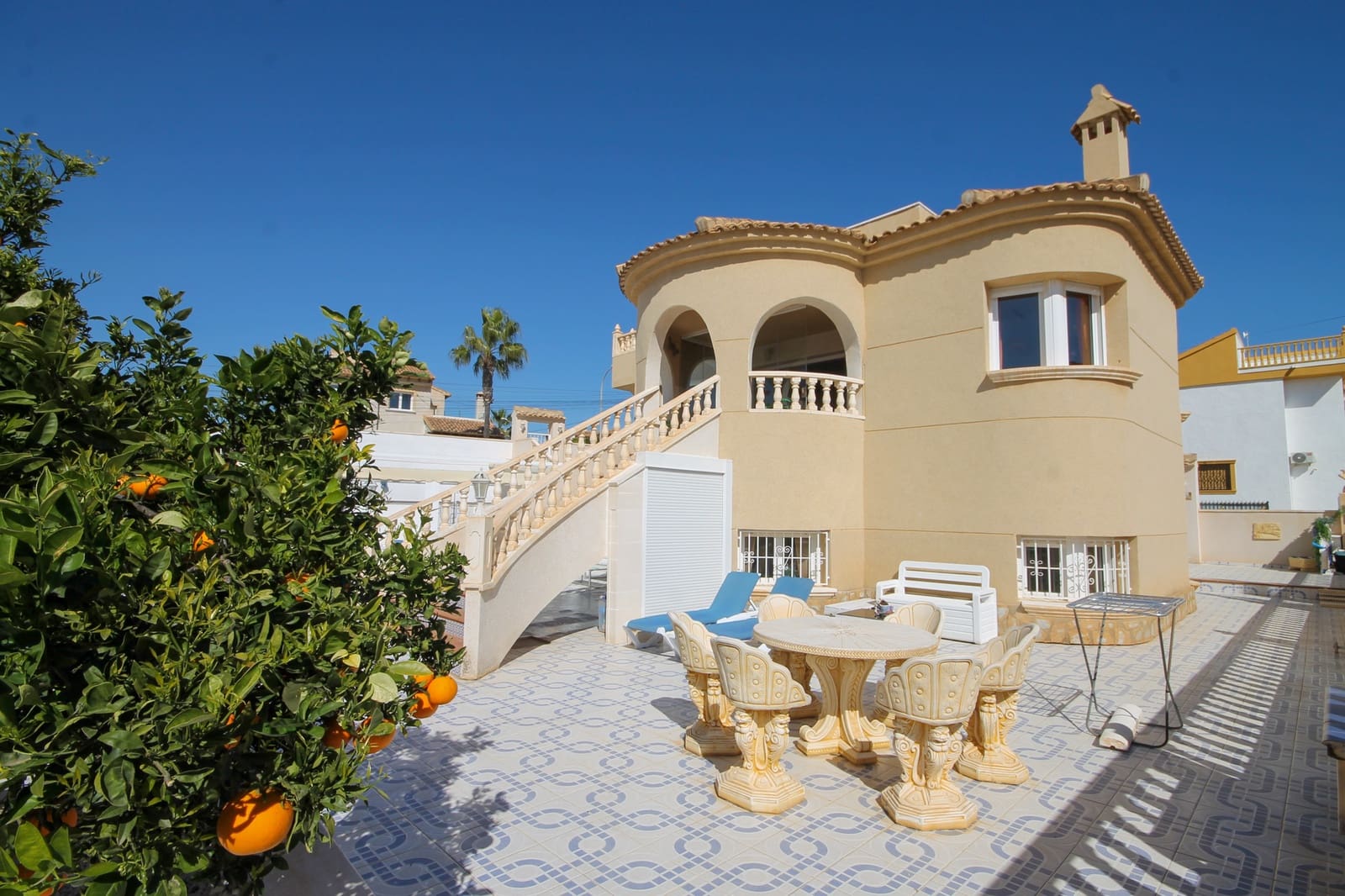 4 soverom Villa til salgs i Orihuela Costa med svømmebasseng garasje - € 490 000 (Ref: 9647833)