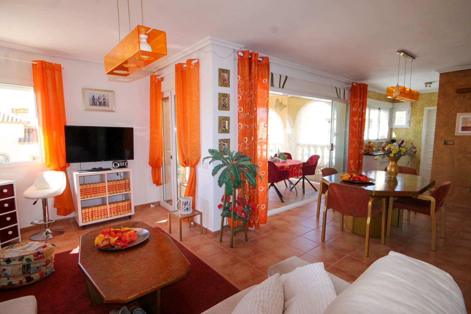 4 soverom Villa til salgs i Orihuela Costa med svømmebasseng garasje - € 490 000 (Ref: 9647833)