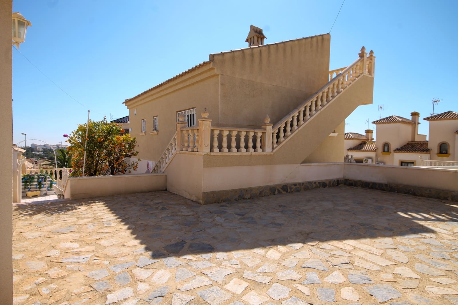 4 soverom Villa til salgs i Orihuela Costa med svømmebasseng garasje - € 490 000 (Ref: 9647833)