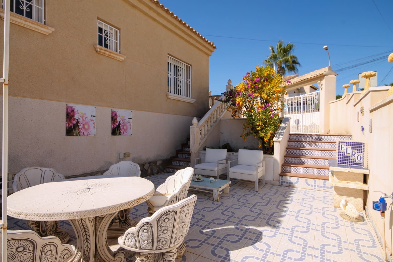 4 soverom Villa til salgs i Orihuela Costa med svømmebasseng garasje - € 490 000 (Ref: 9647833)