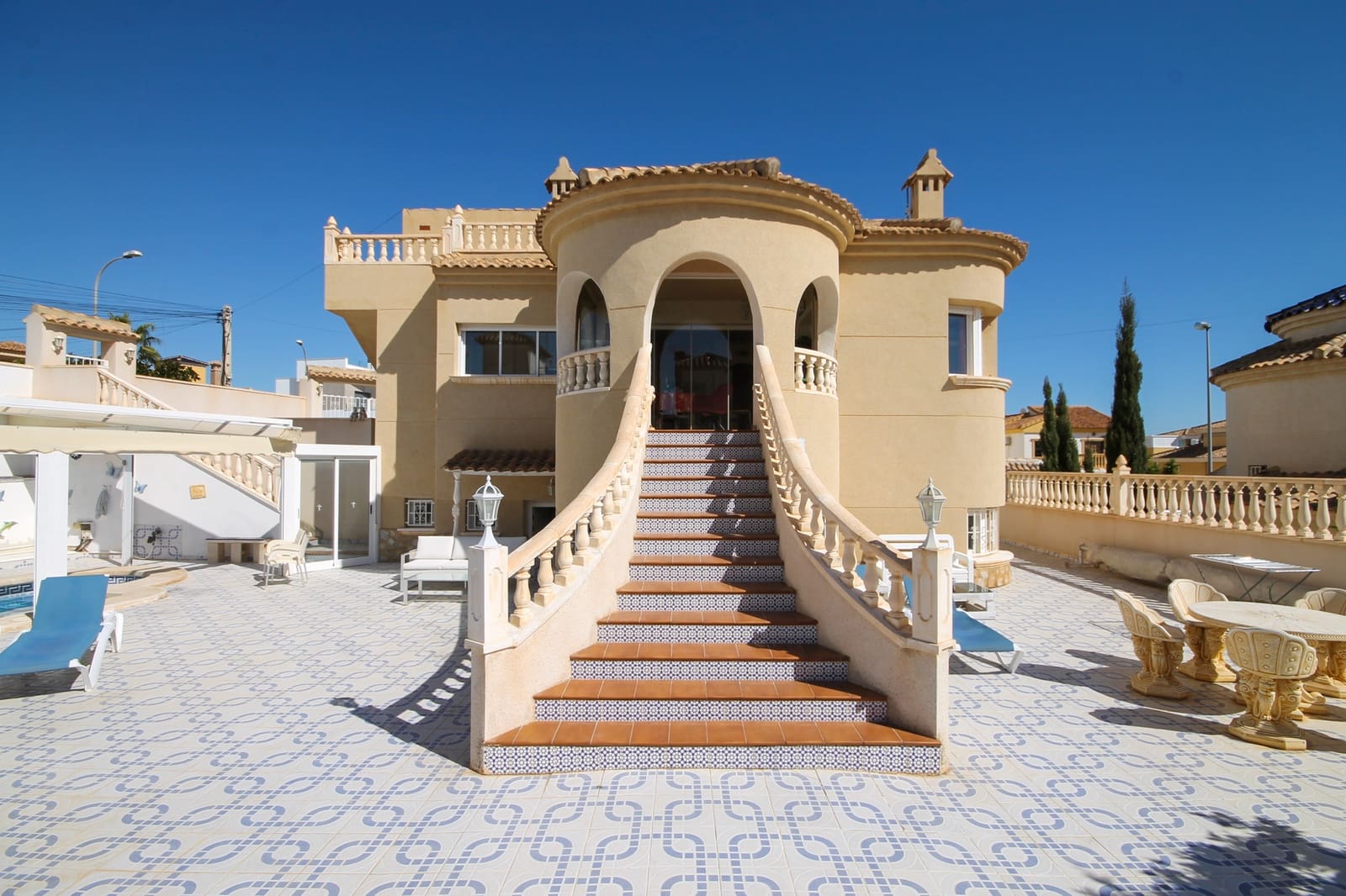 4 soverom Villa til salgs i Orihuela Costa med svømmebasseng garasje - € 490 000 (Ref: 9647833)