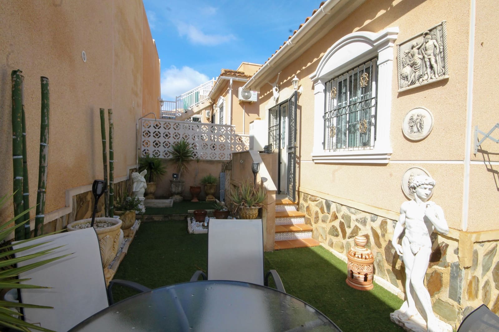 3 makuuhuone Huvila myytävänä paikassa San Miguel de Salinas mukana 
autotalli - 235 000 € (Ref: 9676982)