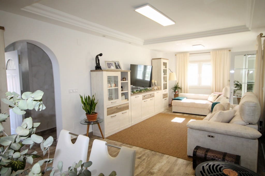 4 soverom Villa til salgs i San Miguel de Salinas med garasje - € 408 000 (Ref: 9707475)