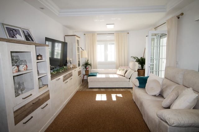 4 soverom Villa til salgs i Las Filipinas med garasje - € 408 000 (Ref: 9707475)