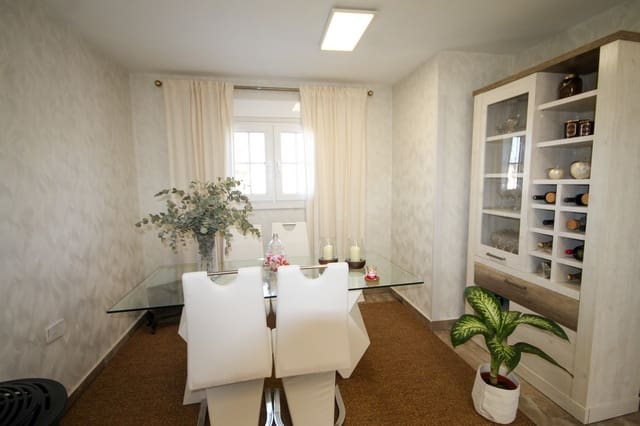 4 soverom Villa til salgs i Las Filipinas med garasje - € 408 000 (Ref: 9707475)