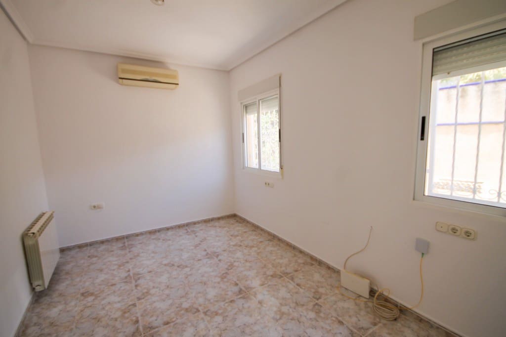 2 makuuhuone Huvila myytävänä paikassa Blue Lagoon mukana 
autotalli - 185 000 € (Ref: 9777729)