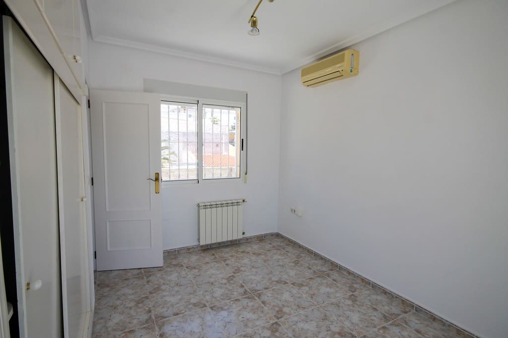 2 makuuhuone Huvila myytävänä paikassa Blue Lagoon mukana 
autotalli - 185 000 € (Ref: 9777729)