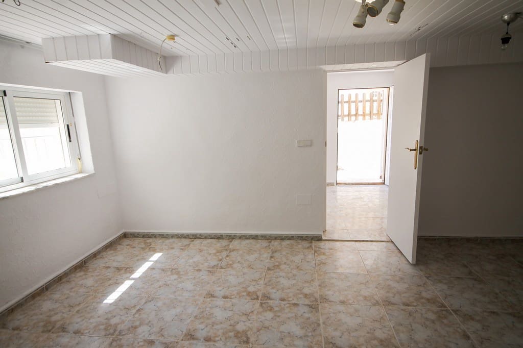 2 makuuhuone Huvila myytävänä paikassa Blue Lagoon mukana 
autotalli - 185 000 € (Ref: 9777729)