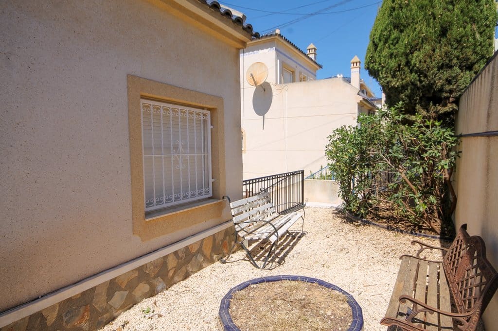 2 makuuhuone Huvila myytävänä paikassa Blue Lagoon mukana 
autotalli - 185 000 € (Ref: 9777729)