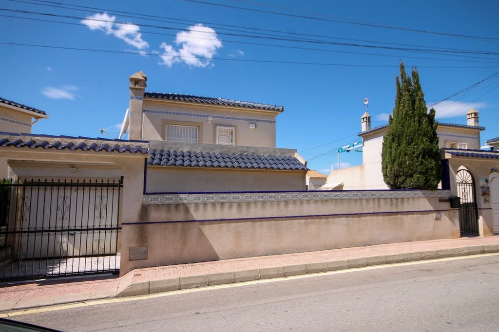 2 makuuhuone Huvila myytävänä paikassa Blue Lagoon mukana 
autotalli - 185 000 € (Ref: 9777729)