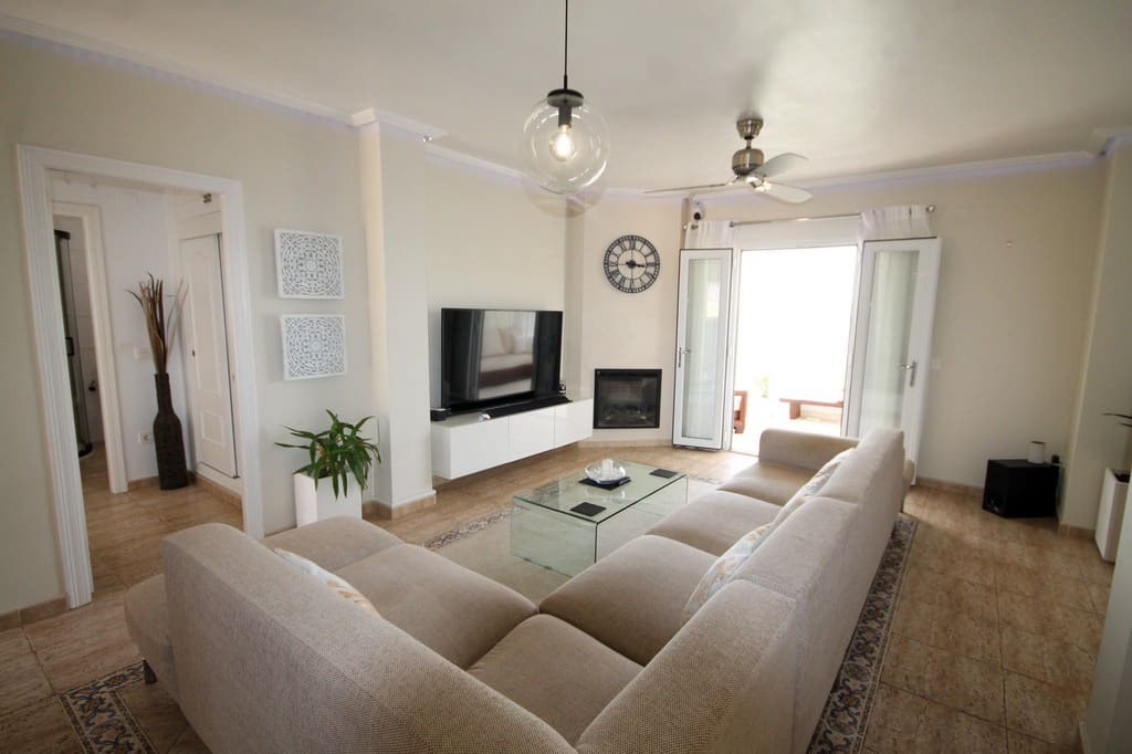 2 bedroom Apartment for sale in San Miguel de Salinas - € 210,000 (Ref: 9807765)