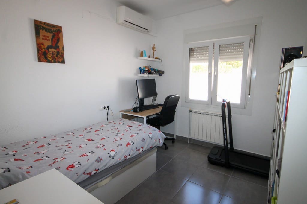 4 Zimmer Villa zu verkaufen in San Miguel de Salinas mit Pool - 395.000 € (Ref: 9833357)