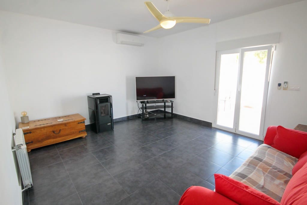 4 Zimmer Villa zu verkaufen in San Miguel de Salinas mit Pool - 395.000 € (Ref: 9833357)