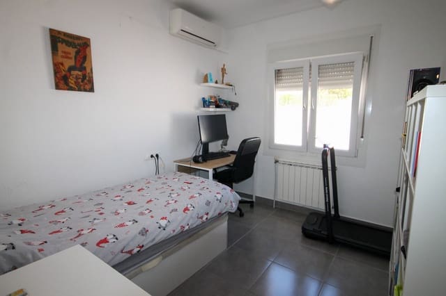 4 makuuhuone Huvila myytävänä paikassa Blue Lagoon mukana uima-altaan - 395 000 € (Ref: 9833357)