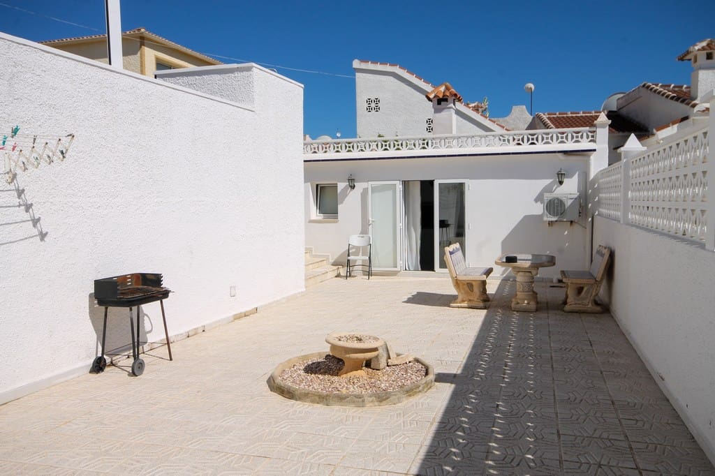 4 Zimmer Villa zu verkaufen in San Miguel de Salinas mit Pool - 395.000 € (Ref: 9833357)
