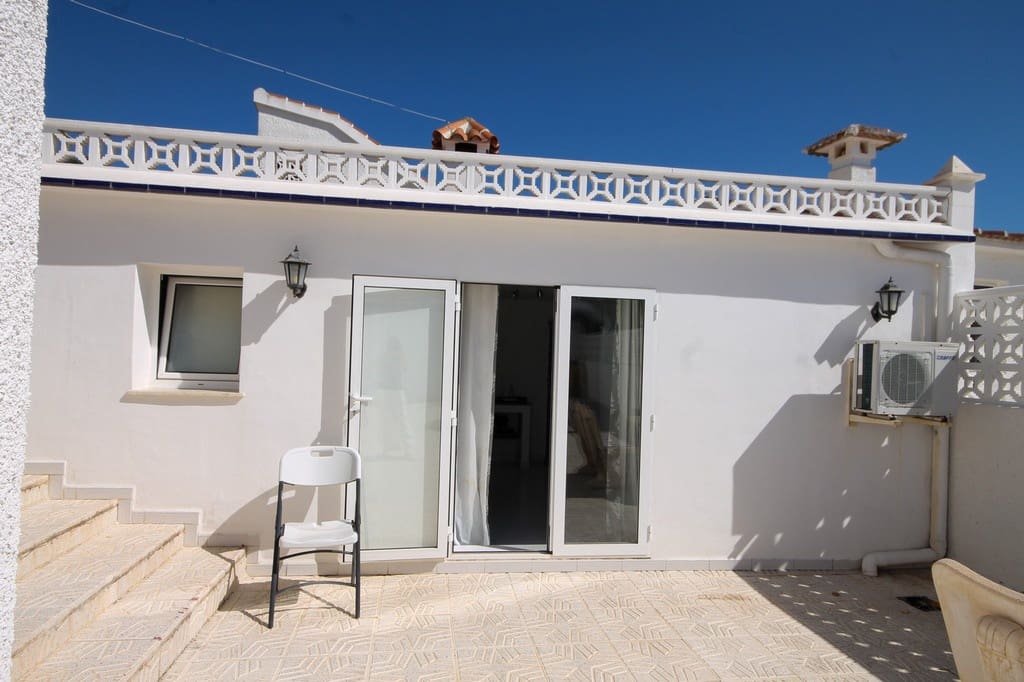 4 Zimmer Villa zu verkaufen in San Miguel de Salinas mit Pool - 395.000 € (Ref: 9833357)