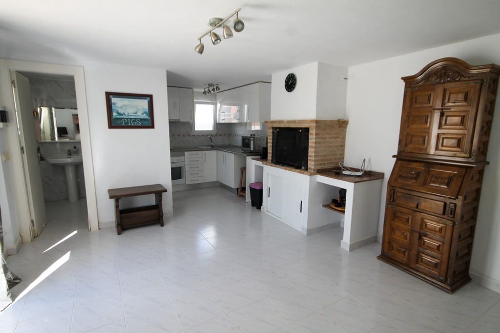 4 Zimmer Villa zu verkaufen in San Miguel de Salinas mit Pool - 395.000 € (Ref: 9833357)