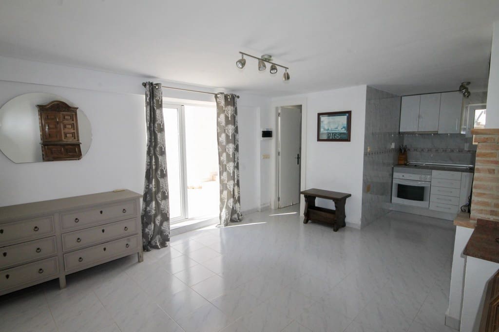 4 Zimmer Villa zu verkaufen in San Miguel de Salinas mit Pool - 395.000 € (Ref: 9833357)