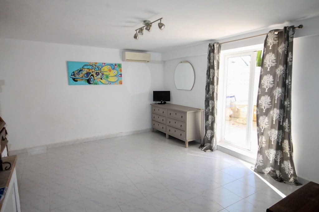 4 Zimmer Villa zu verkaufen in San Miguel de Salinas mit Pool - 395.000 € (Ref: 9833357)